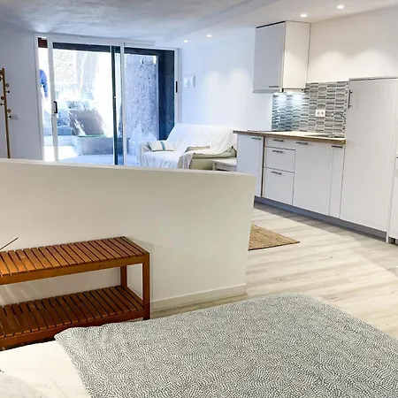 דירה Refurbished Magic Loft Free Surf Beachfront *