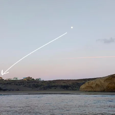 Refurbished Magic Loft Free Surf Beachfront * El Médano