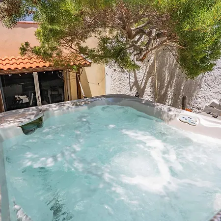 Magical Loft, Private Jacuzzi & Paradise アパート エル・メダノ