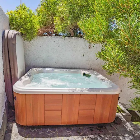 Magical Loft, Private Jacuzzi & Paradise