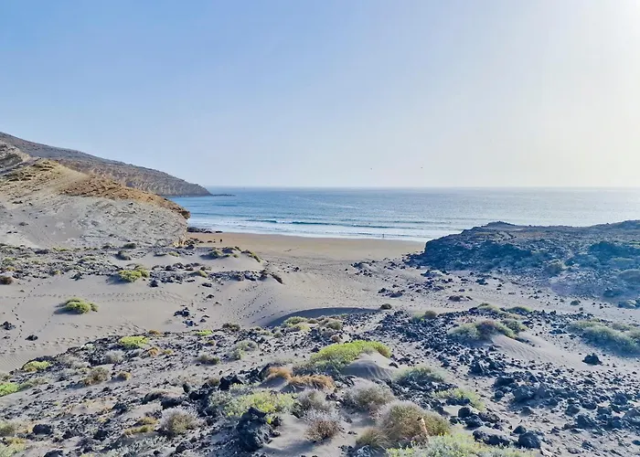 Refurbished Magic Loft Free Surf Beachfront * El Medano (Tenerife)